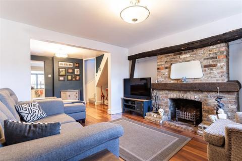 74 Coopersale Common, Coopersale, Epping, CM16 7QU