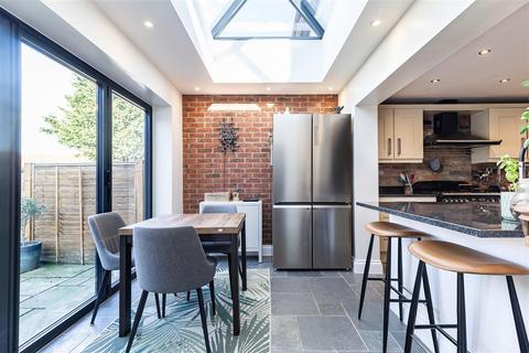 74 Coopersale Common, Coopersale, Epping, CM16 7QU