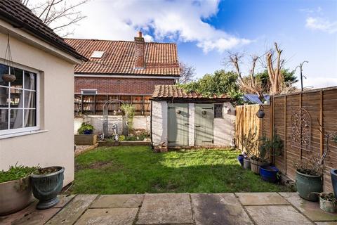 74 Coopersale Common, Coopersale, Epping, CM16 7QU