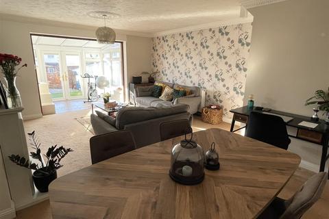 3 Fosters Spring, Lytchett Matravers, Poole, BH16 6NE