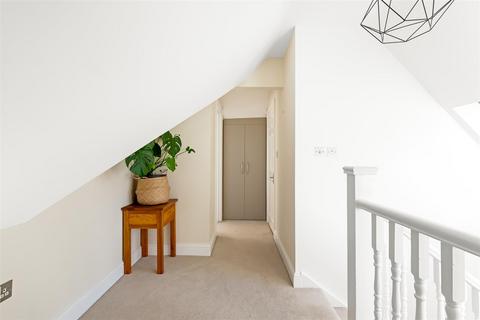 2 bedroom apartment for sale, Chaldon Road, Caterham CR3