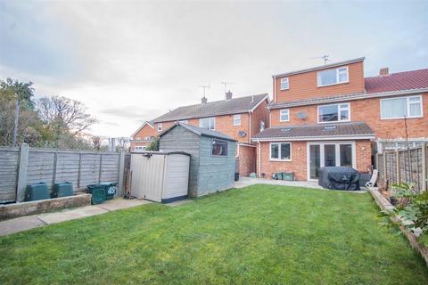 4 bedroom semi-detached house for sale, Aldeburgh Way, Old Springfield, Chelmsford