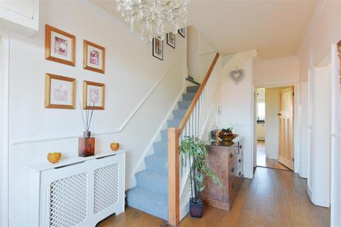 Oakdene, 25 Acaster Lane, Bishopthorpe, York, YO23 2SA
