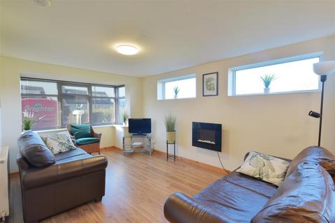 Oakdene, 25 Acaster Lane, Bishopthorpe, York, YO23 2SA