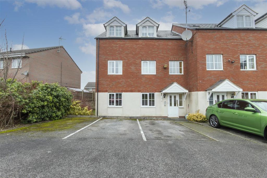 Waterloo Court, Lower Pilsley, Chesterfield 2 bed flat for sale £99,950