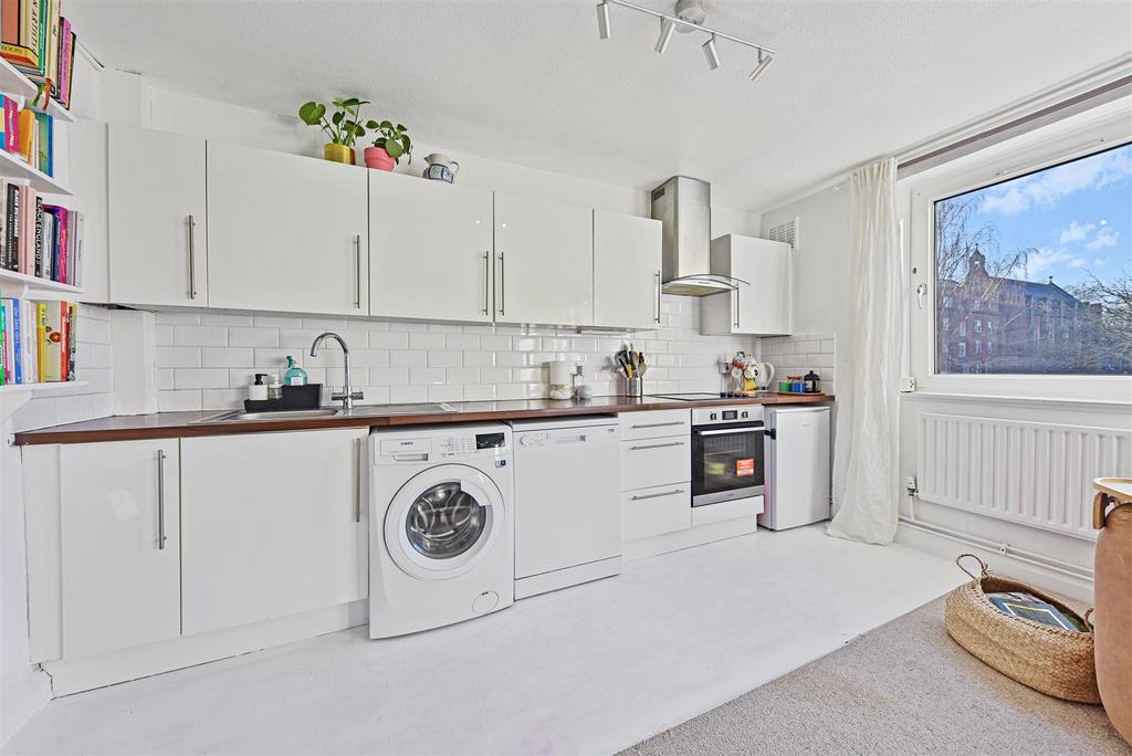 Lounge/Kitchen Area