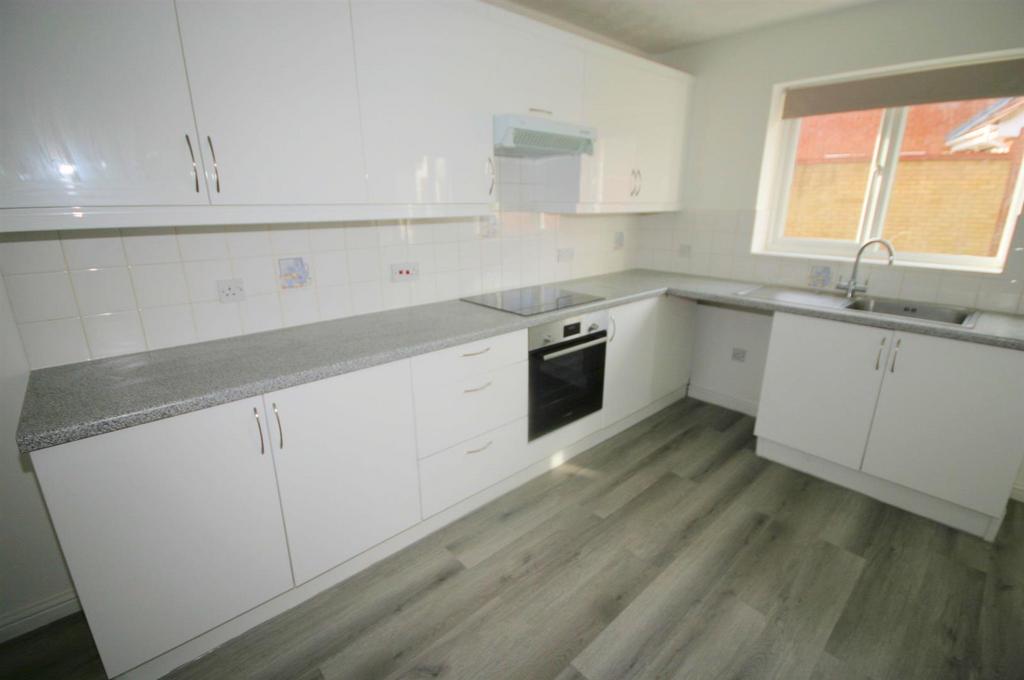 Fitted Kitchen &amp; Utility Area