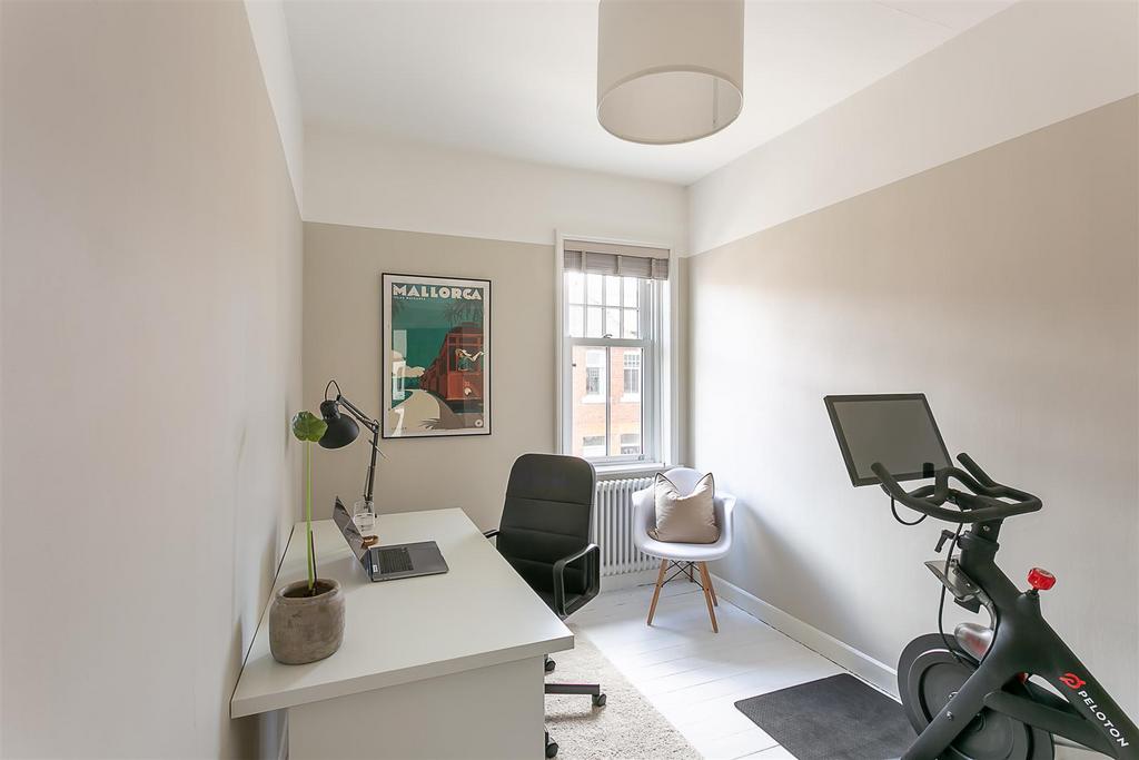 Bedroom/Study