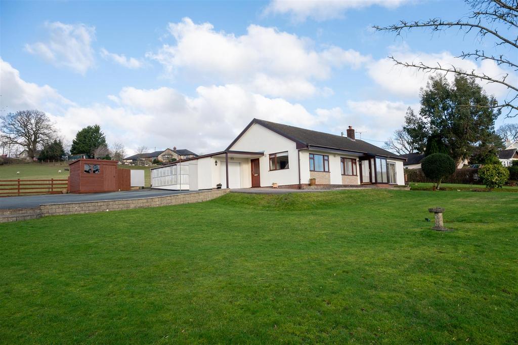 Llanrhaeadr Ym Mochnant, Oswestry 3 bed detached bungalow for sale £