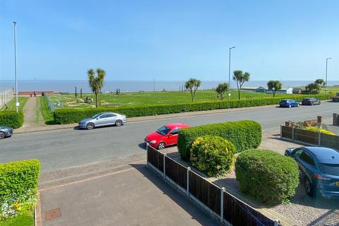 2 bedroom flat for sale, Marine Parade, Gorleston,