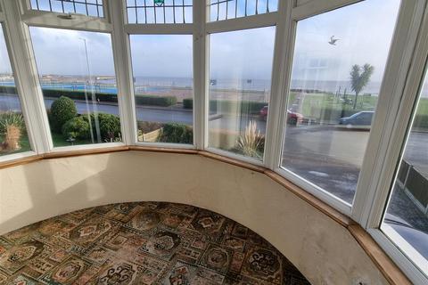 2 bedroom flat for sale, Marine Parade, Gorleston,