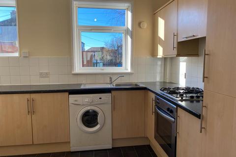 2 bedroom flat to rent, Sighthill Avenue, Edinburgh, EH11 4QP
