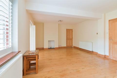 62 Chalkpit Lane, Oxted, RH8 0NE