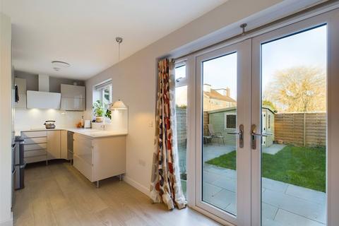 2 bedroom maisonette to rent, Hitcham Road, Taplow, Maidenhead, SL6
