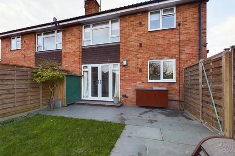 2 bedroom maisonette to rent, Hitcham Road, Taplow, Maidenhead, SL6