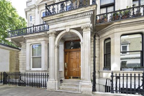 1 bedroom apartment for sale, Ennismore Gardens, London, SW7