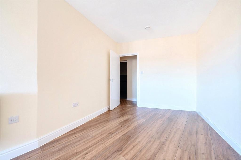 Waltham Cross, Hertfordshire EN8 1 bed flat to rent £1,100 pcm (£254 pw)