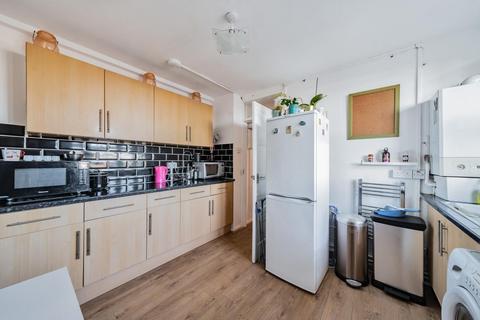 2 bedroom flat for sale, Doddington Grove, Kennington