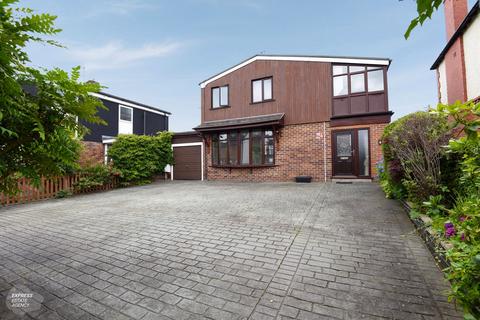 4 bedroom detached house for sale, Fields Road, Stoke-on-Trent ST7