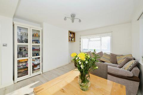 2 bedroom flat for sale, Fryent Way, London NW9