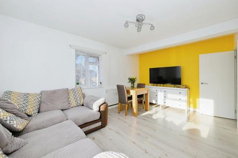 2 bedroom flat for sale, Fryent Way, London NW9
