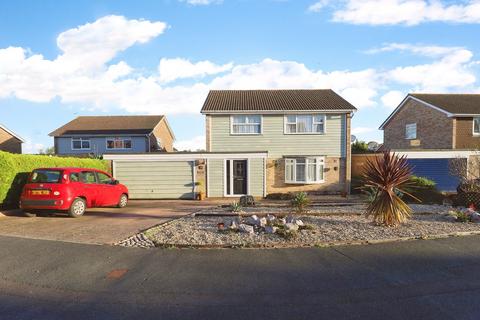 4 bedroom detached house for sale - Caws Avenue, Seaview PO34