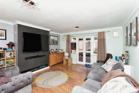 3 bedroom end of terrace house for sale - Walsingham Drive, Nuneaton CV10