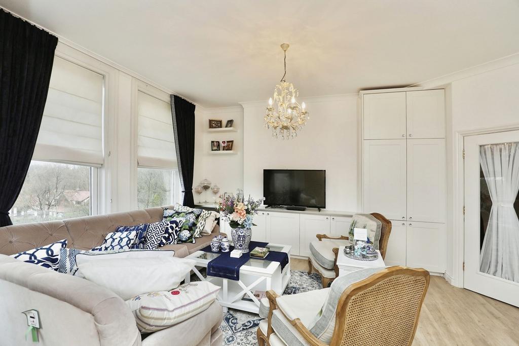 Westbourne Road, Southport PR8 2 bed flat for sale £180,000