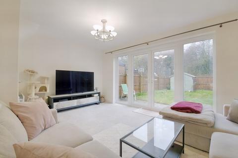 4 bedroom terraced house for sale, Hawthorn Farm Road, Leeds LS14