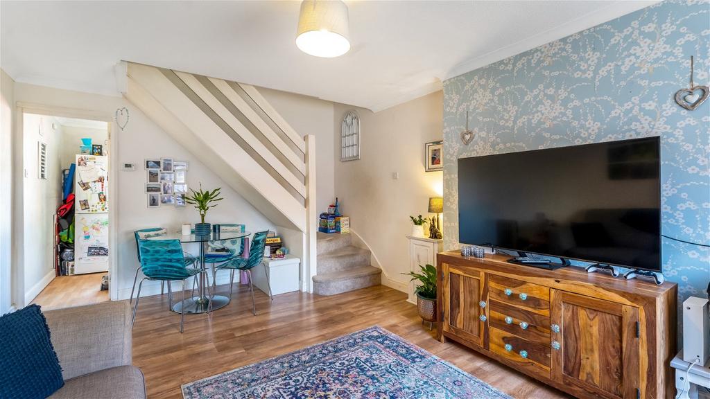 Newbury Close, Plymouth, PL5 4HL 2 bed terraced house £170,000