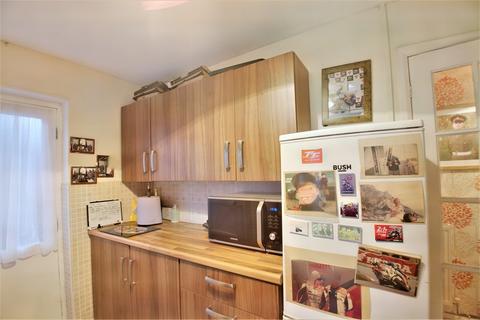 3 bedroom flat for sale, Maes Y Gwanwyn, Wrexham LL14