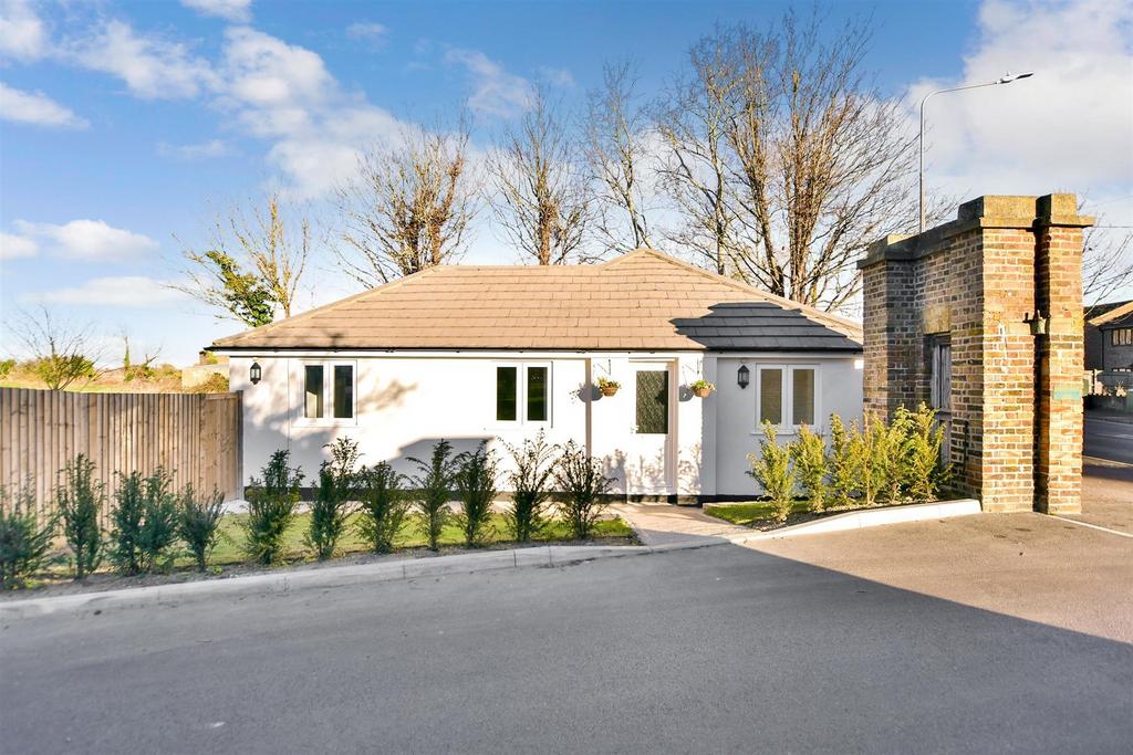 Halfway Road, Halfway, Sheerness, Kent 2 bed detached bungalow for sale