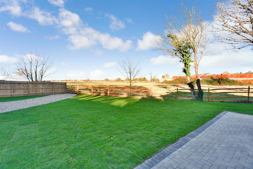 Halfway Road, Halfway, Sheerness, Kent 2 bed detached bungalow for sale