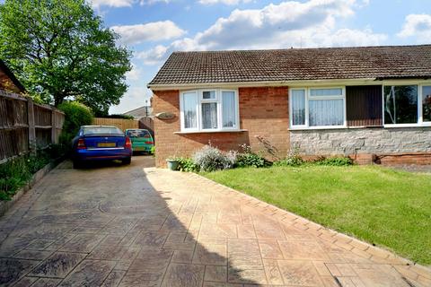 2 bedroom semi-detached bungalow for sale - Lutley Close, Wolverhampton WV3
