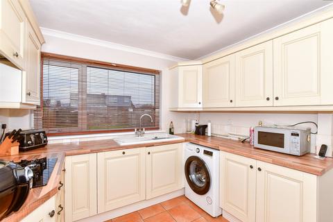 20 Castle Drive, Whitfield, Dover, CT16 3EN
