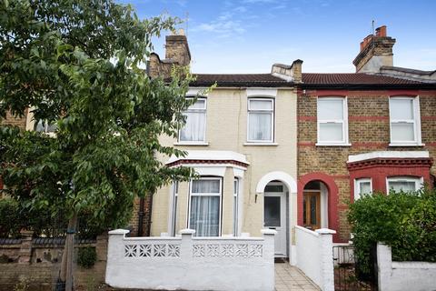3 bedroom terraced house for sale, Melbourne Road, London E17