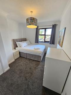 6 bedroom house to rent - The Barnyard, Langdon Hills SS16