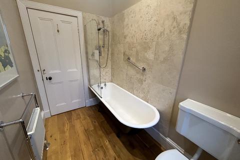 4 bedroom flat to rent, Dryden Place, Newington, Edinburgh, EH9