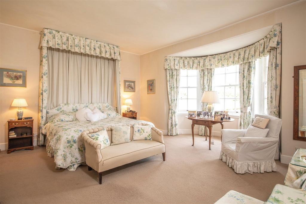 Chieveley, Newbury RG20 9 bed country house for sale £4,500,000