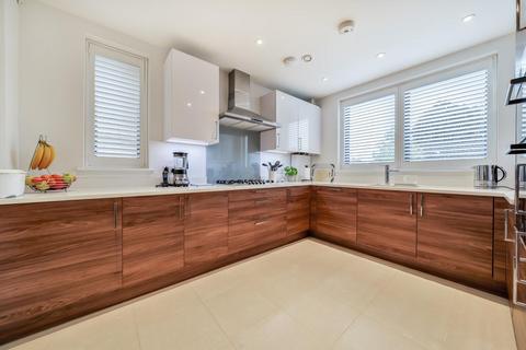 14 Wensum Place, Bromley, BR2 7BF