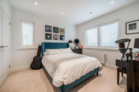 14 Wensum Place, Bromley, BR2 7BF