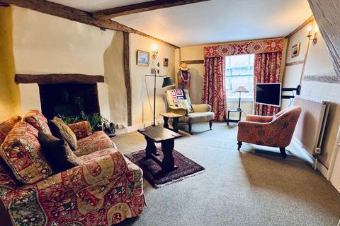 3 bedroom cottage for sale, Couching Street, Watlington