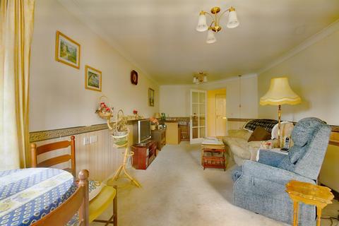 2 bedroom retirement property for sale, Oyster Lane, West Byfleet KT14
