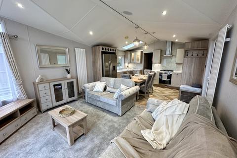 2 bedroom lodge for sale, Northallerton, Yorkshire, DL6