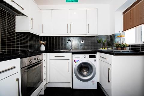 2 bedroom flat for sale, Neptune Walk, Erith, DA8