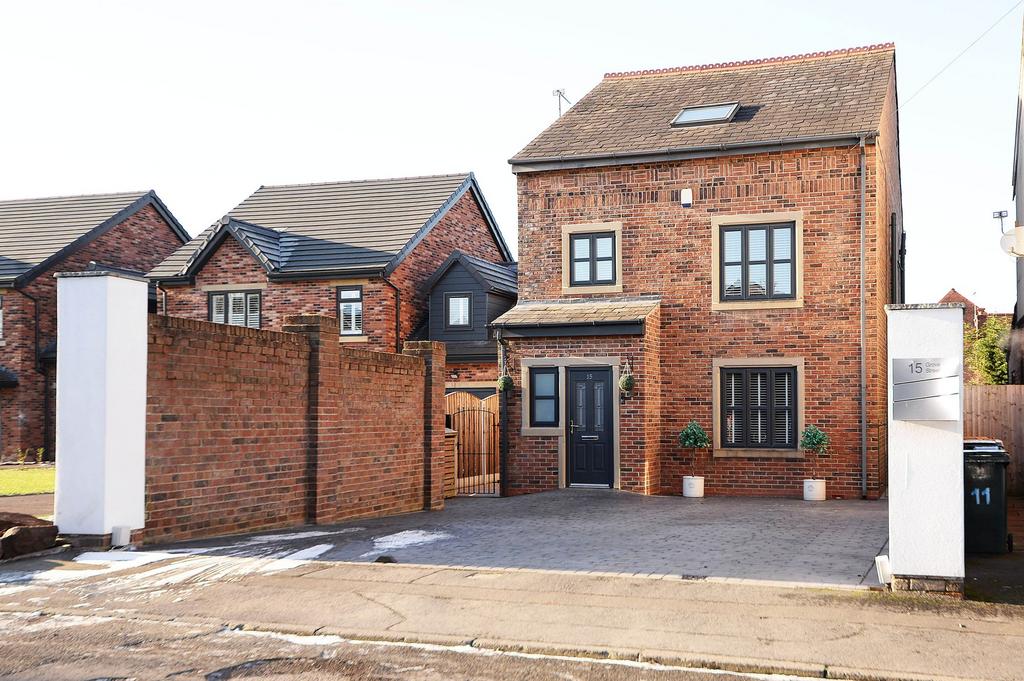 AshtonUnderLyne, AshtonUnderLyne OL7 5 bed detached house for sale £525,000