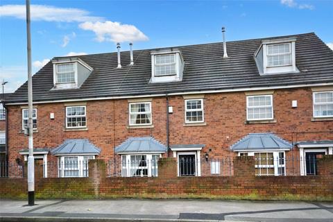 4 bedroom townhouse for sale, Linden Court, Rothwell, Leeds, West Yorkshire