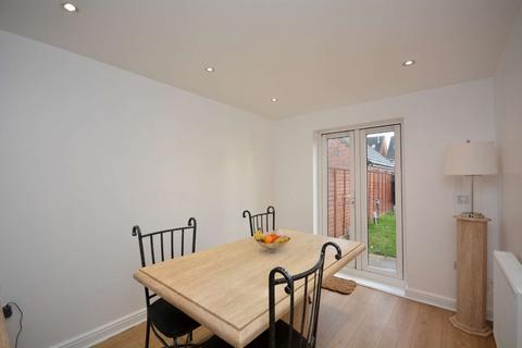 4 bedroom townhouse for sale, Linden Court, Rothwell, Leeds, West Yorkshire