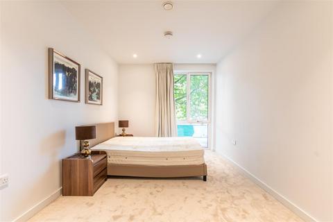 3 bedroom maisonette to rent, Heygate Street, Elephant & Castle, London, SE17