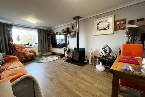 7 Stapleton Close, Paignton, TQ4 7DX